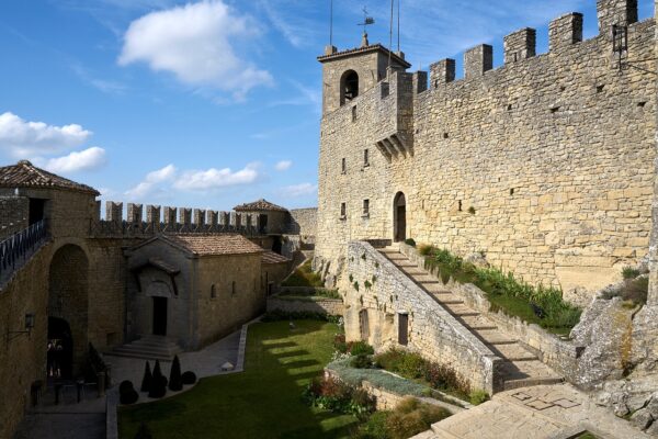 castle, fortress, architecture-4602210.jpg