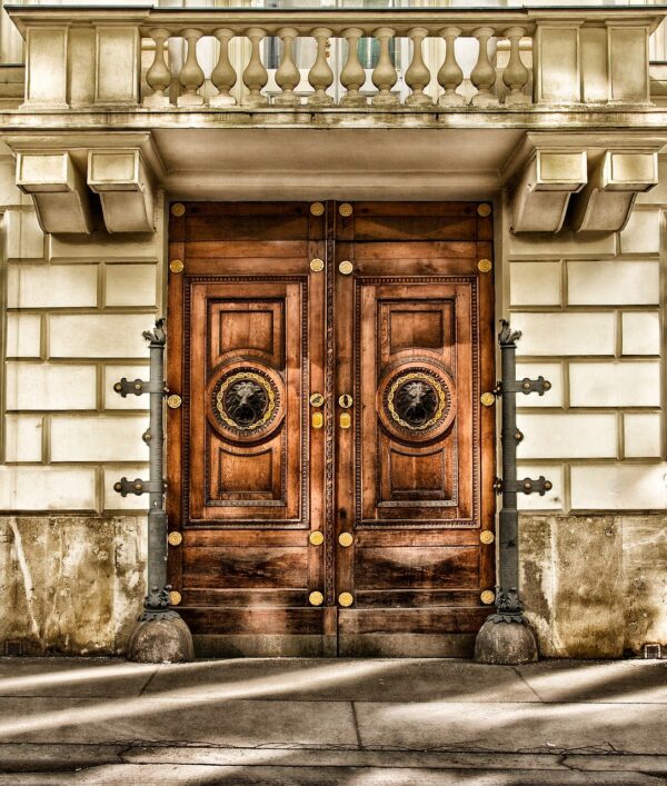 door, building, architecture-108198.jpg