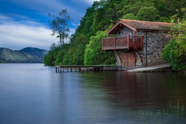 lake, cottage, jetty-192990.jpg