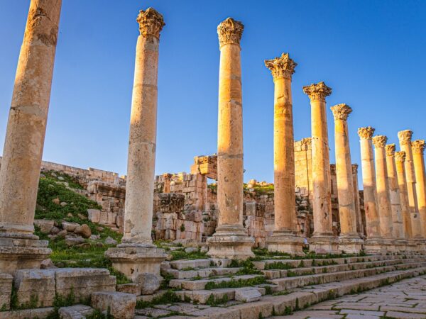 pretty much, jerash, columns-5116538.jpg