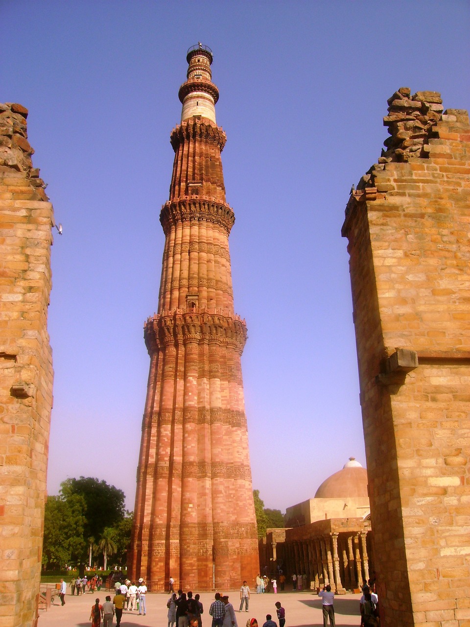 qutub minar, delhi, india-249956.jpg