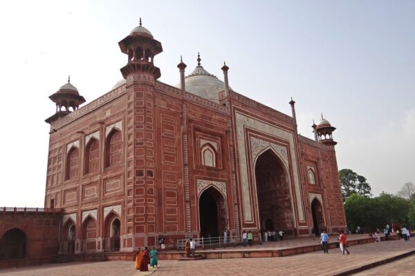 taj mahal mosque, red sandstone, taj complex-383137.jpg