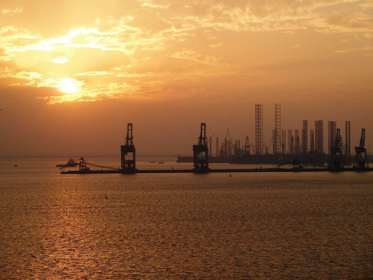 bahrain, sunset, industry-198973.jpg
