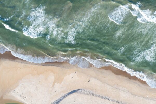 beach, aerial, wave-4206785.jpg