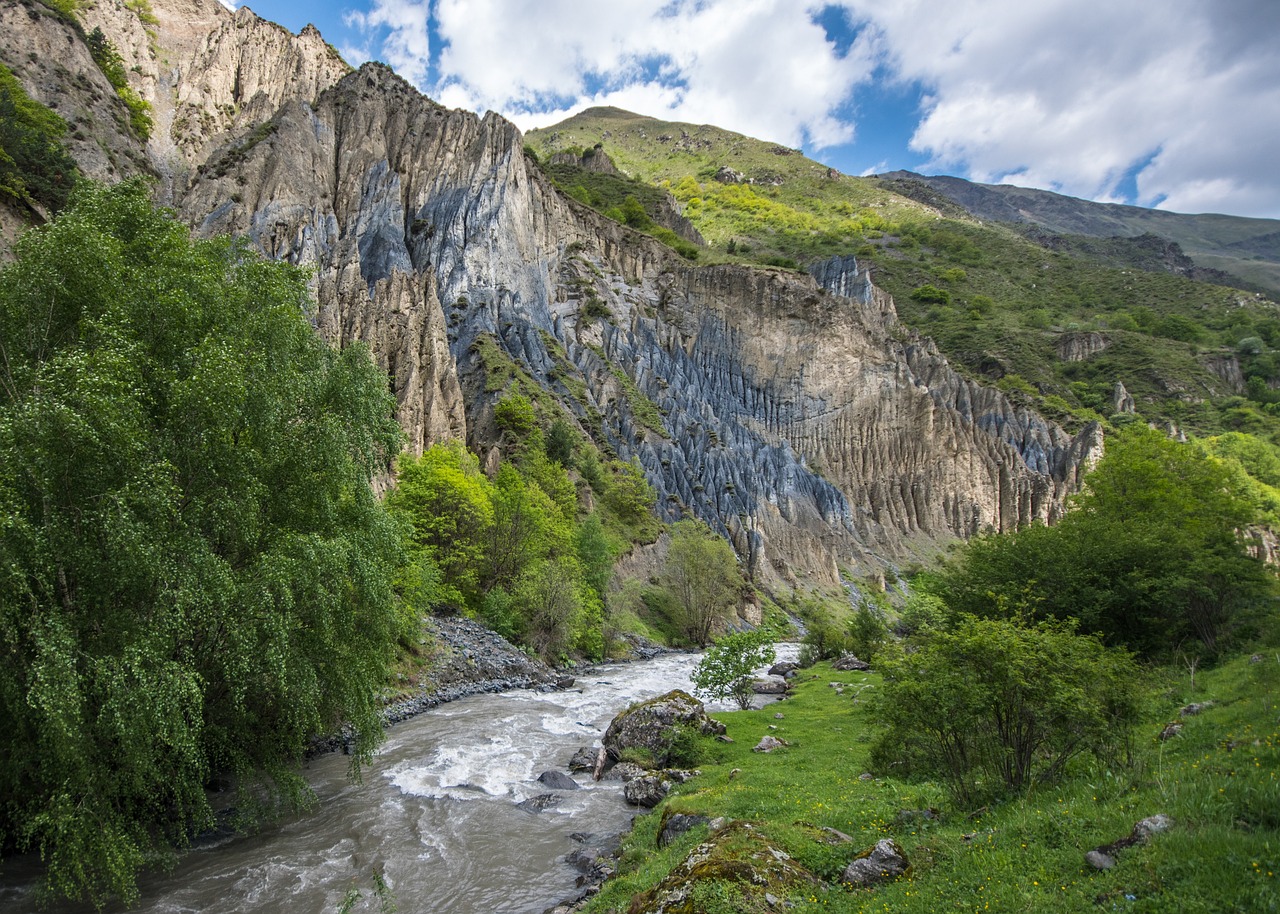 georgia, caucasus, valley-2550058.jpg