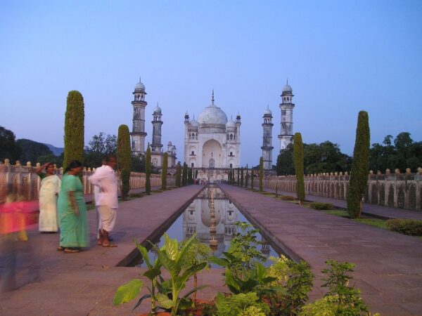 india, little one, taj-308.jpg