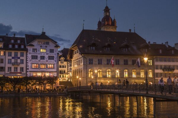 lucerne, town hall, reuss-952333.jpg