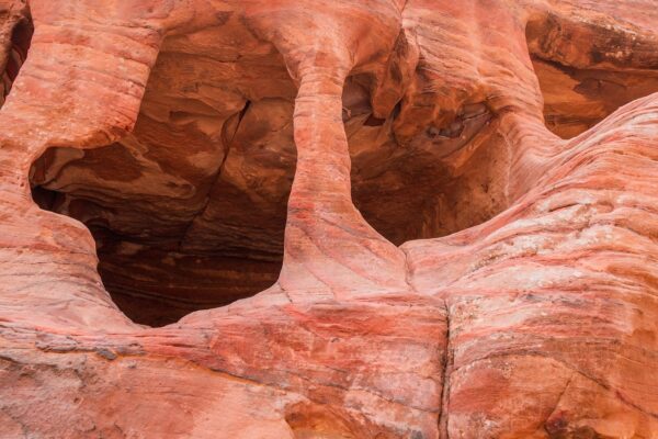 petra, jordan, cave-5079829.jpg