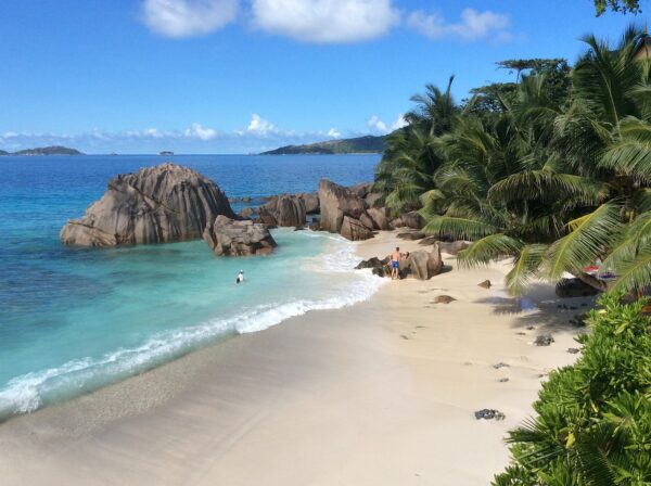 seychelles, la digue, beach-466176.jpg